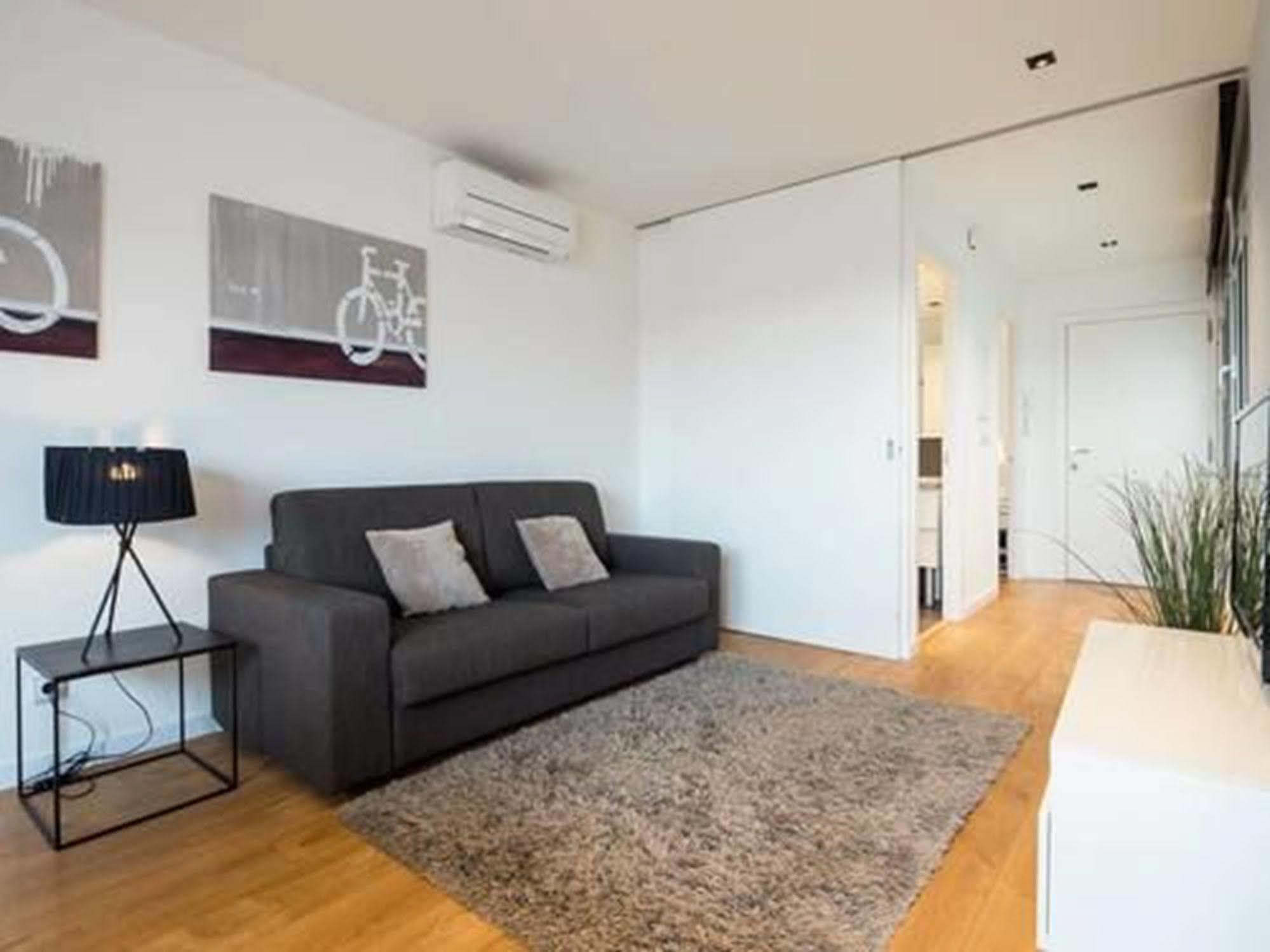 Rent Top Apartments Near Plaza De Catalunya Barcelona Exterior foto